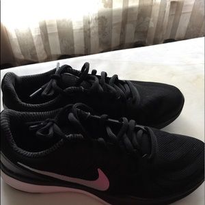 Women’s Nike size 6.5